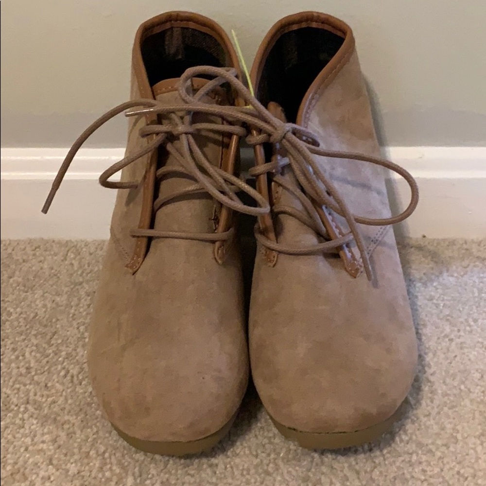 Never been used tan booties size 8!